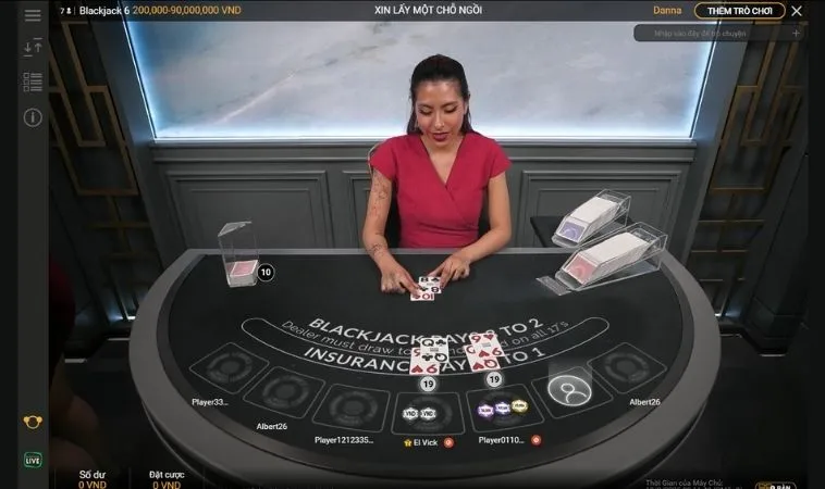 Bật Mí Chiến Thuật Blackjack Tại KUBET Giúp Bạn Luôn Nắm Chắc Phần Thắng 2 Giao diện chơi Blackjack Tại KUBET cùng dealer chia bài chuyên nghiệp